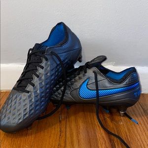 NEW - Nike Legend 8 Elite Soccer Cleats